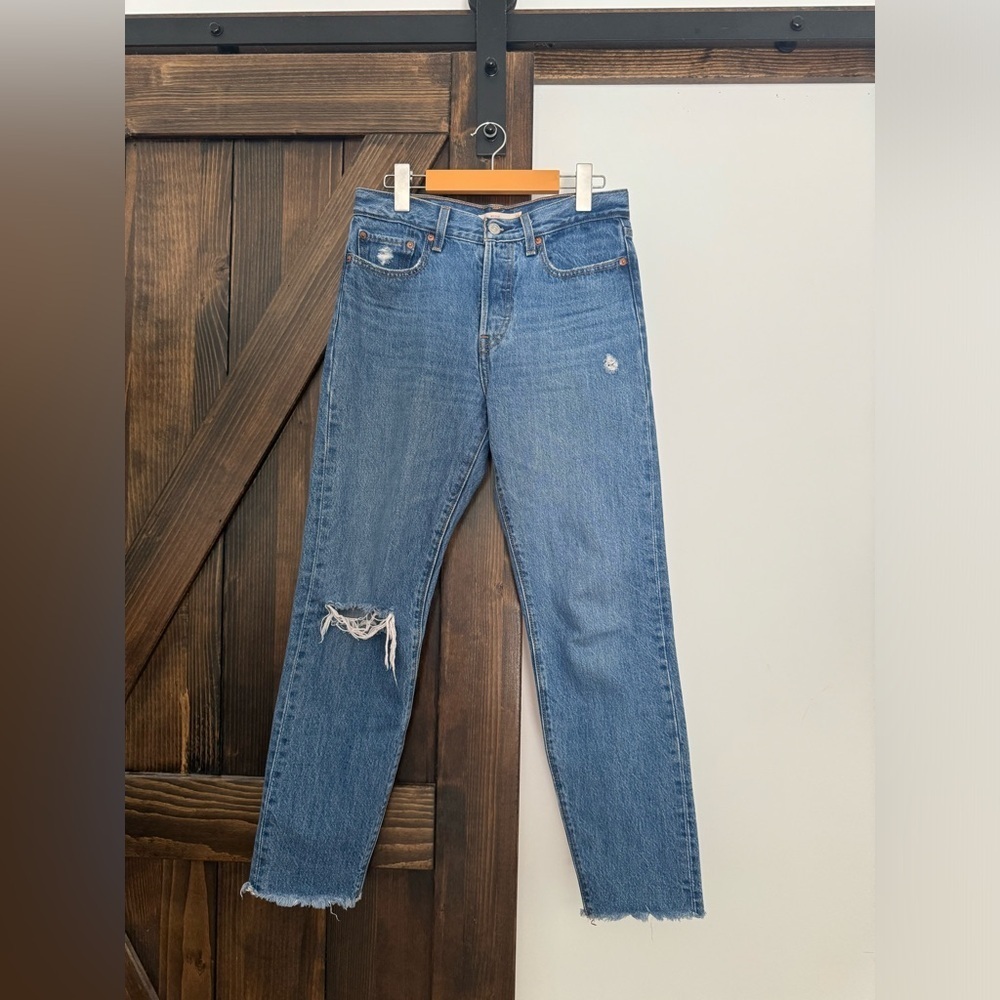 Levi’s Wedgie Classic Blue Distressed Women's Jeans
